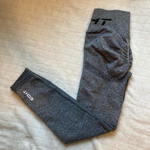 ECHT Gray Arise Scrunch Leggings